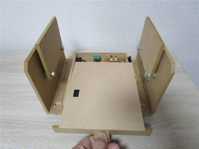 MDF材と塩ビパイプとArduinoマイコンを使ったリモコン自作卓球マシンの製作